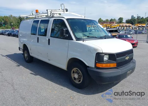 2016 Chevrolet Express 2500 Work Van z USA, uszkodzony, nr VIN 1GCWGAFF8G1333073